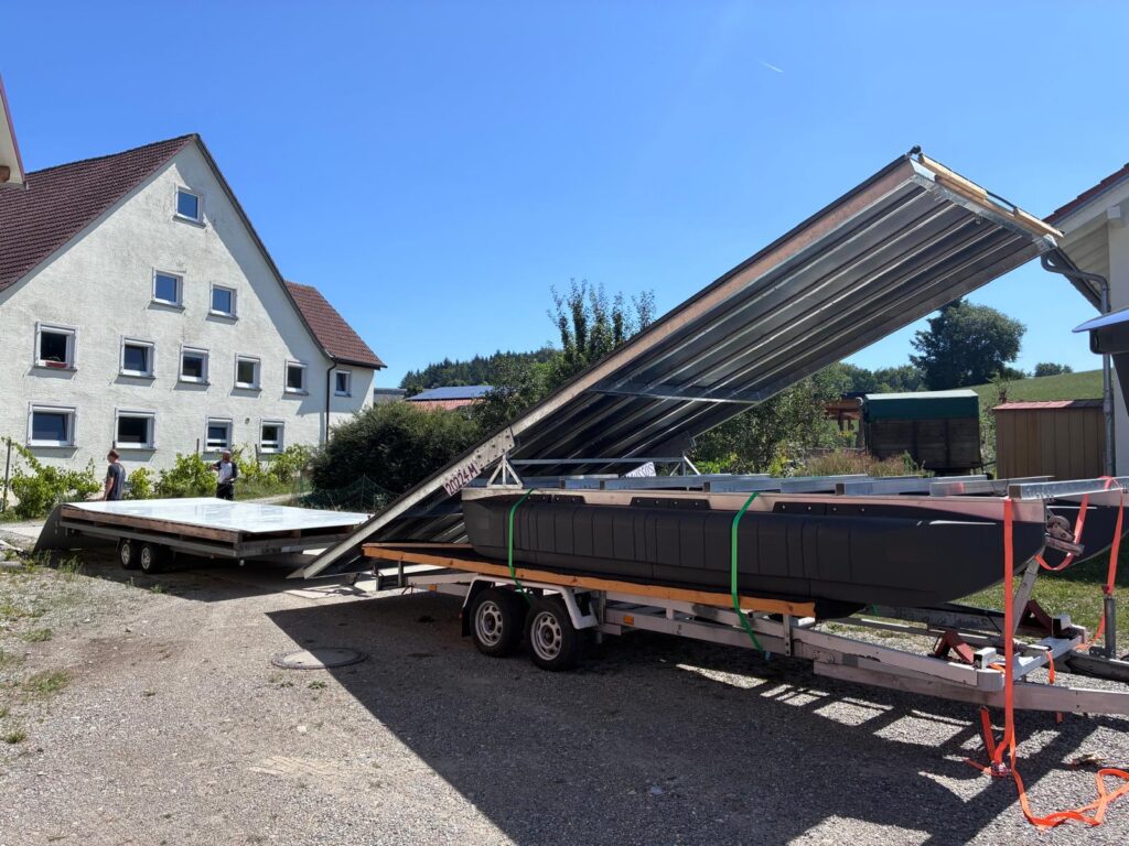 selbstgebaute Sprungschanze zum Wasserskifahren